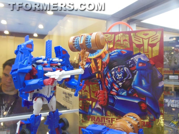Transformers=botcon 2013 Generatations Prime Paltinum  (54 of 424)
